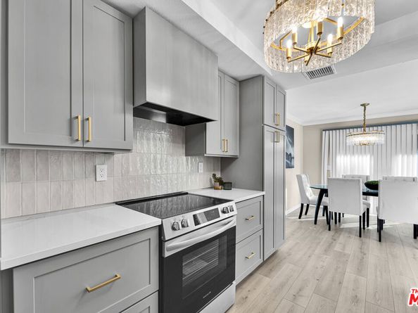 5800 Owensmouth Avenue 40, Woodland Hills CA 91367