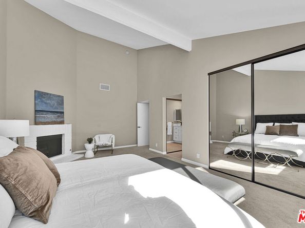 5800 Owensmouth Avenue 40, Woodland Hills CA 91367