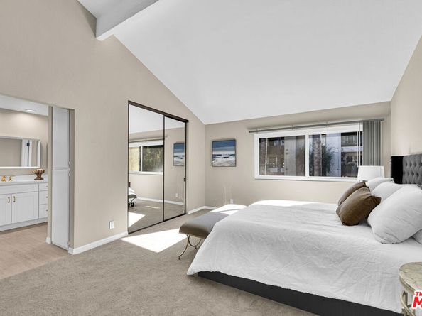 5800 Owensmouth Avenue 40, Woodland Hills CA 91367