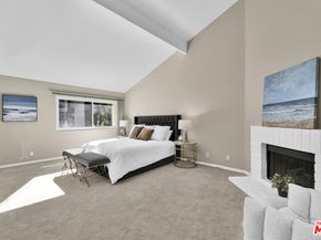 5800 Owensmouth Avenue 40, Woodland Hills CA 91367