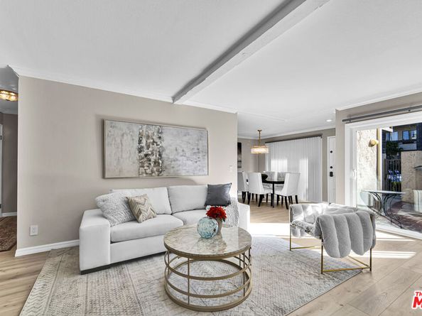 5800 Owensmouth Avenue 40, Woodland Hills CA 91367