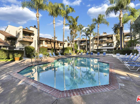 5800 Owensmouth Avenue 40, Woodland Hills CA 91367