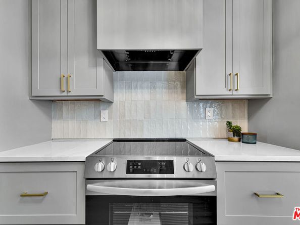 5800 Owensmouth Avenue 40, Woodland Hills CA 91367