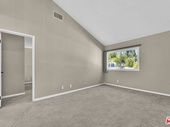 5800 Owensmouth Avenue 40, Woodland Hills CA 91367