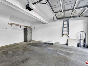 5800 Owensmouth Avenue 40, Woodland Hills CA 91367