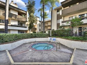 5800 Owensmouth Avenue 40, Woodland Hills CA 91367