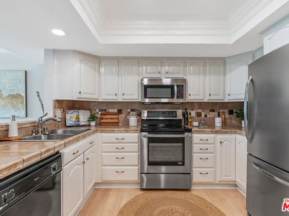 4350 Via Dolce 211, Marina Del Rey CA 90292