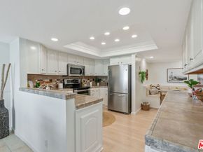 4350 Via Dolce 211, Marina Del Rey CA 90292