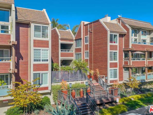 4350 Via Dolce 211, Marina Del Rey CA 90292