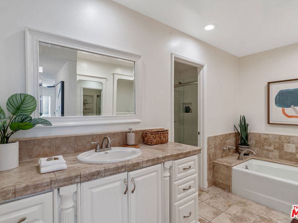 4350 Via Dolce 211, Marina Del Rey CA 90292