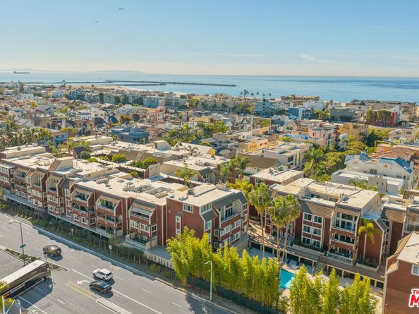 4350 Via Dolce 211, Marina Del Rey CA 90292