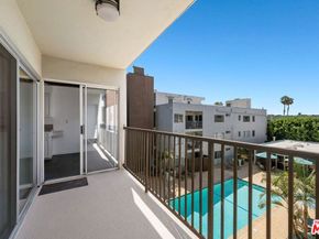 949 N Kings Road 309, West Hollywood CA 90069