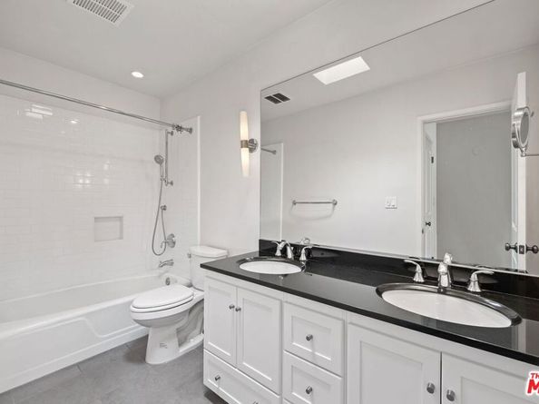 949 N Kings Road 309, West Hollywood CA 90069