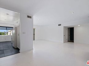 949 N Kings Road 309, West Hollywood CA 90069