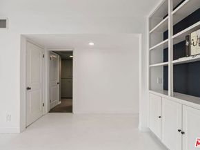 949 N Kings Road 309, West Hollywood CA 90069