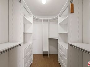 949 N Kings Road 309, West Hollywood CA 90069