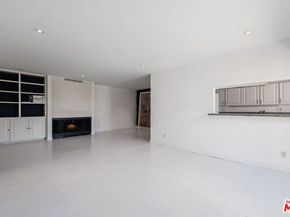 949 N Kings Road 309, West Hollywood CA 90069