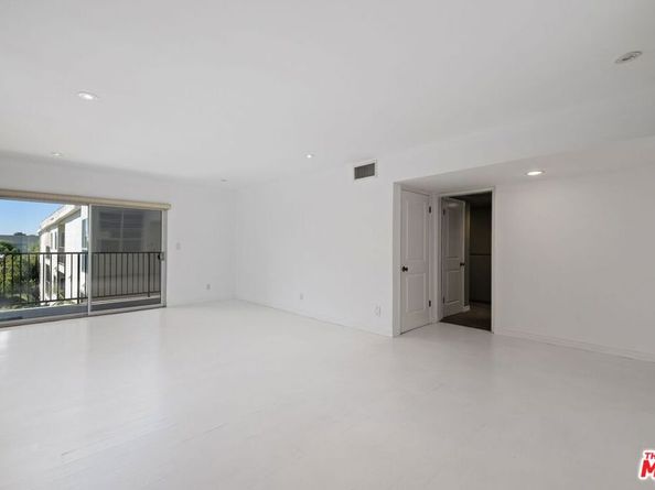 949 N Kings Road 309, West Hollywood CA 90069