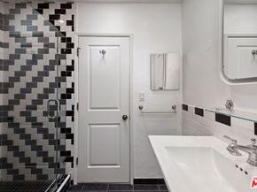 949 N Kings Road 309, West Hollywood CA 90069