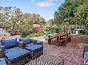 2030 Oakstone Way, Los Angeles CA 90046