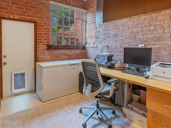 2030 Oakstone Way, Los Angeles CA 90046