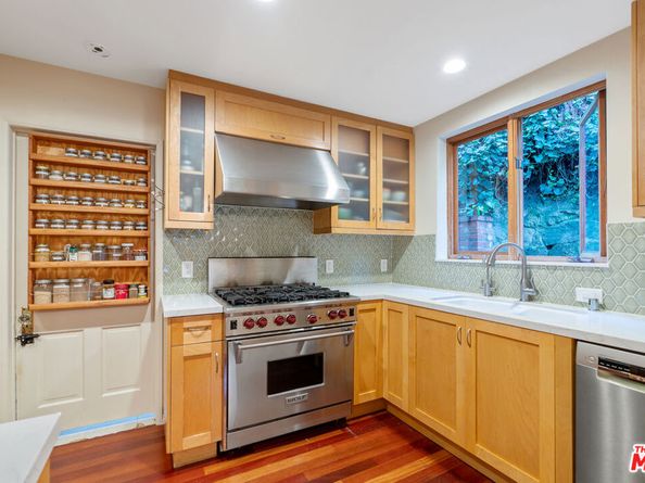 2030 Oakstone Way, Los Angeles CA 90046