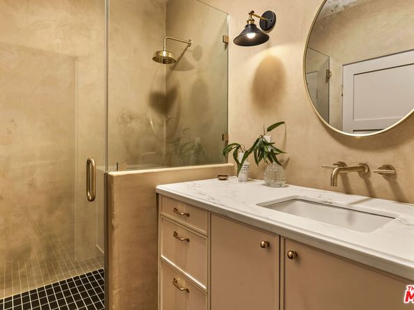 585 Mountain View Street, Altadena CA 91001