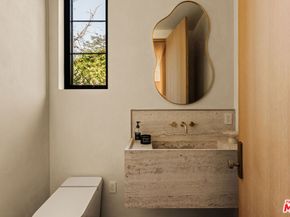 4724 Halbrent Avenue, Sherman Oaks CA 91403