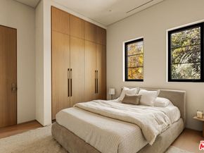 4724 Halbrent Avenue, Sherman Oaks CA 91403