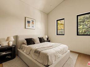 4724 Halbrent Avenue, Sherman Oaks CA 91403