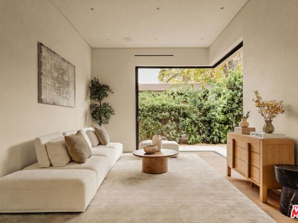 4724 Halbrent Avenue, Sherman Oaks CA 91403