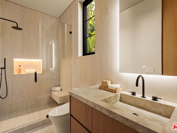 4724 Halbrent Avenue, Sherman Oaks CA 91403