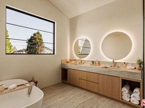 4724 Halbrent Avenue, Sherman Oaks CA 91403