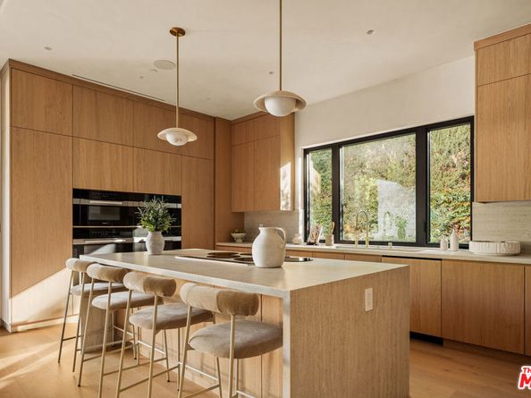 4724 Halbrent Avenue, Sherman Oaks CA 91403