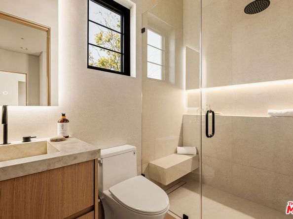 4724 Halbrent Avenue, Sherman Oaks CA 91403