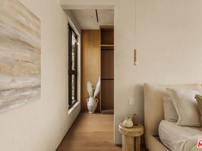 4724 Halbrent Avenue, Sherman Oaks CA 91403