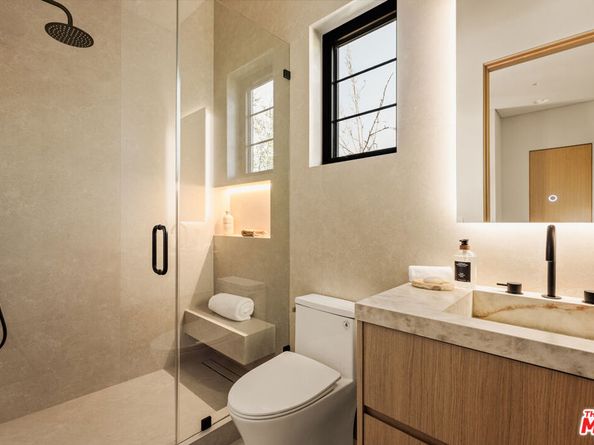 4724 Halbrent Avenue, Sherman Oaks CA 91403