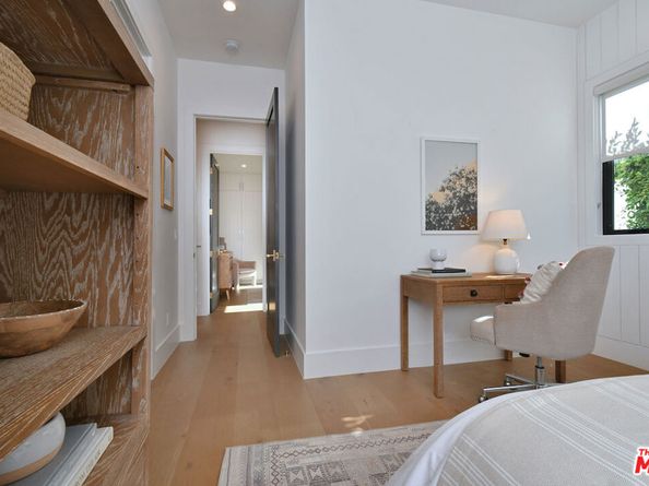 4809 Genesta Avenue, Encino CA 91316