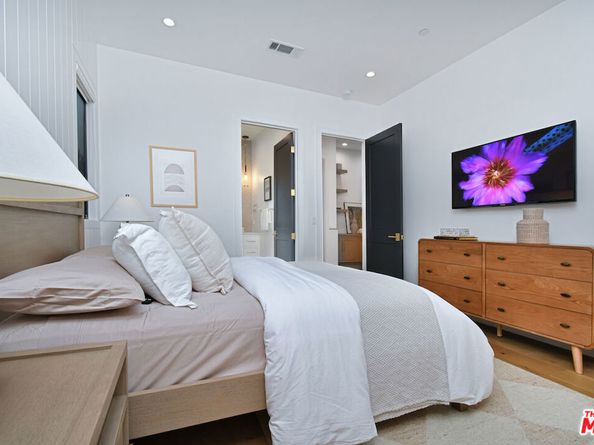 4809 Genesta Avenue, Encino CA 91316