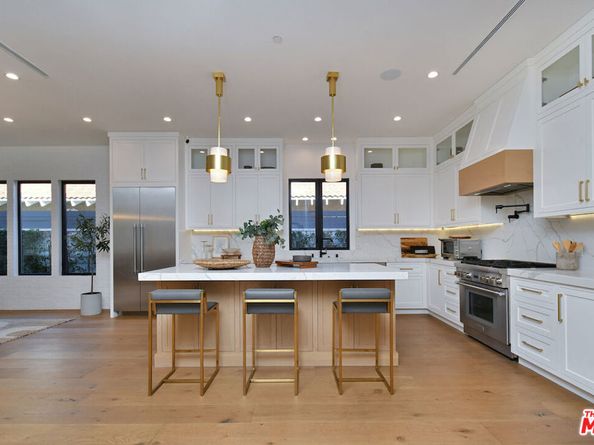 4809 Genesta Avenue, Encino CA 91316