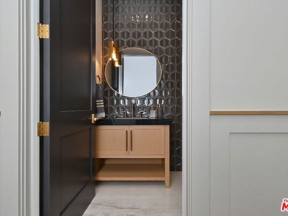 4809 Genesta Avenue, Encino CA 91316