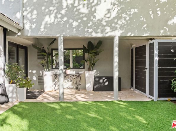 9767 Apricot Lane, Beverly Hills CA 90210