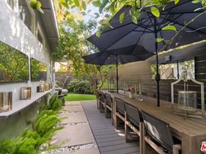 9767 Apricot Lane, Beverly Hills CA 90210