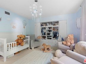 9767 Apricot Lane, Beverly Hills CA 90210