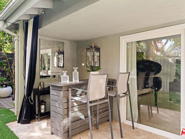 9767 Apricot Lane, Beverly Hills CA 90210