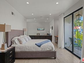 4733 Bonvue Avenue, Los Angeles CA 90027