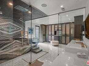 4733 Bonvue Avenue, Los Angeles CA 90027