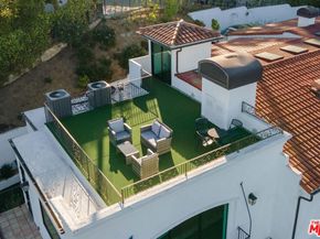 4733 Bonvue Avenue, Los Angeles CA 90027