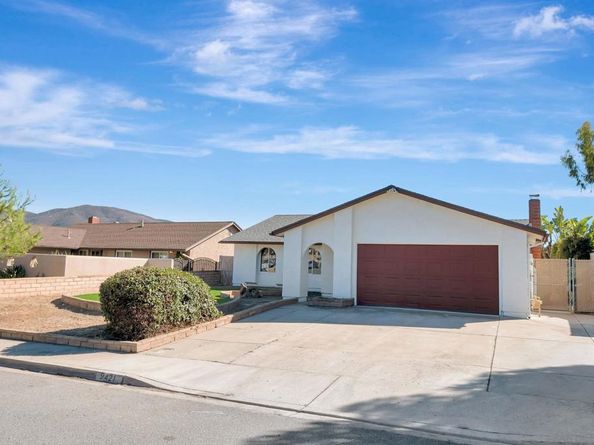 9421 Avenida Acero, Spring Valley CA 91977