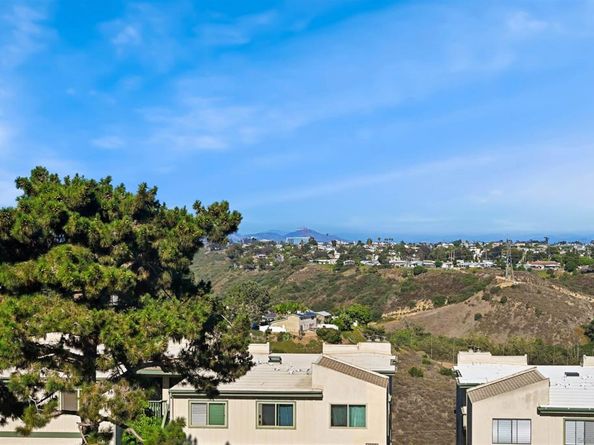 2930 Cowley Way 211, San Diego CA 92117